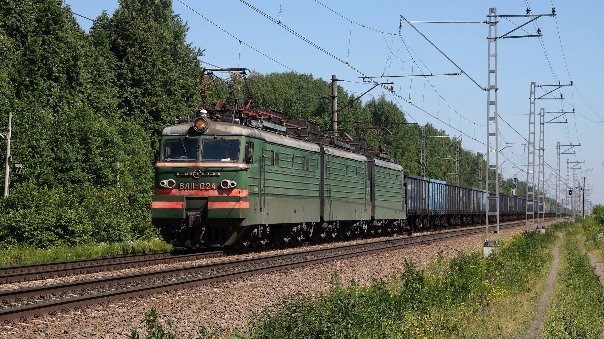 Поезда на Курском направлении Московской железной дороги. Участок Чехов - Серпухов. Июнь 2022 года