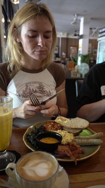 Горы еды в ресторане на острове Пхукет