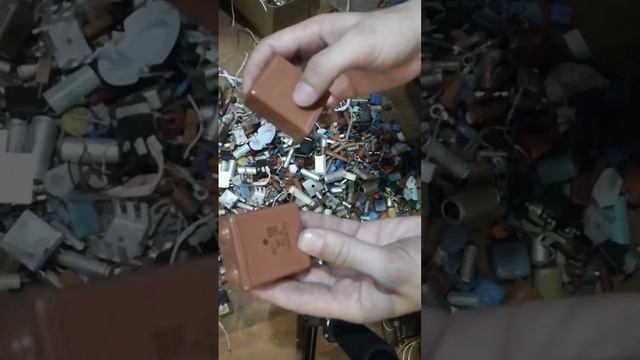 Куча транзисторов приводов переводчиков и всякое разное (720p) (via Skyload)