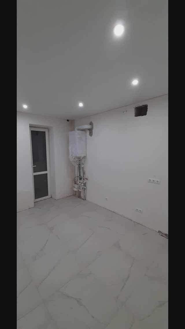 Ремонт кухни. Напольная плитка. Натяжной потолок. Ремонт. Калининград.