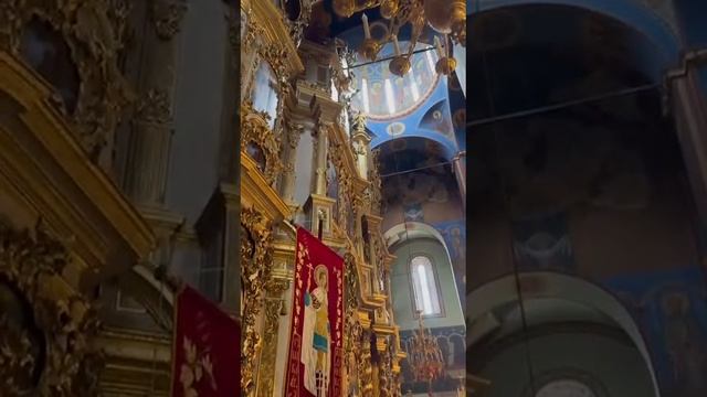 Начало экскурсии в Успенском соборе города Владимира