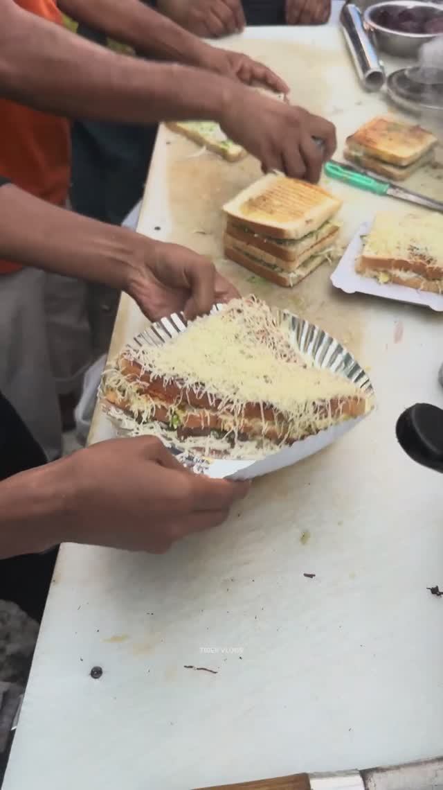 индийский жаренный сырный сендвич с чили