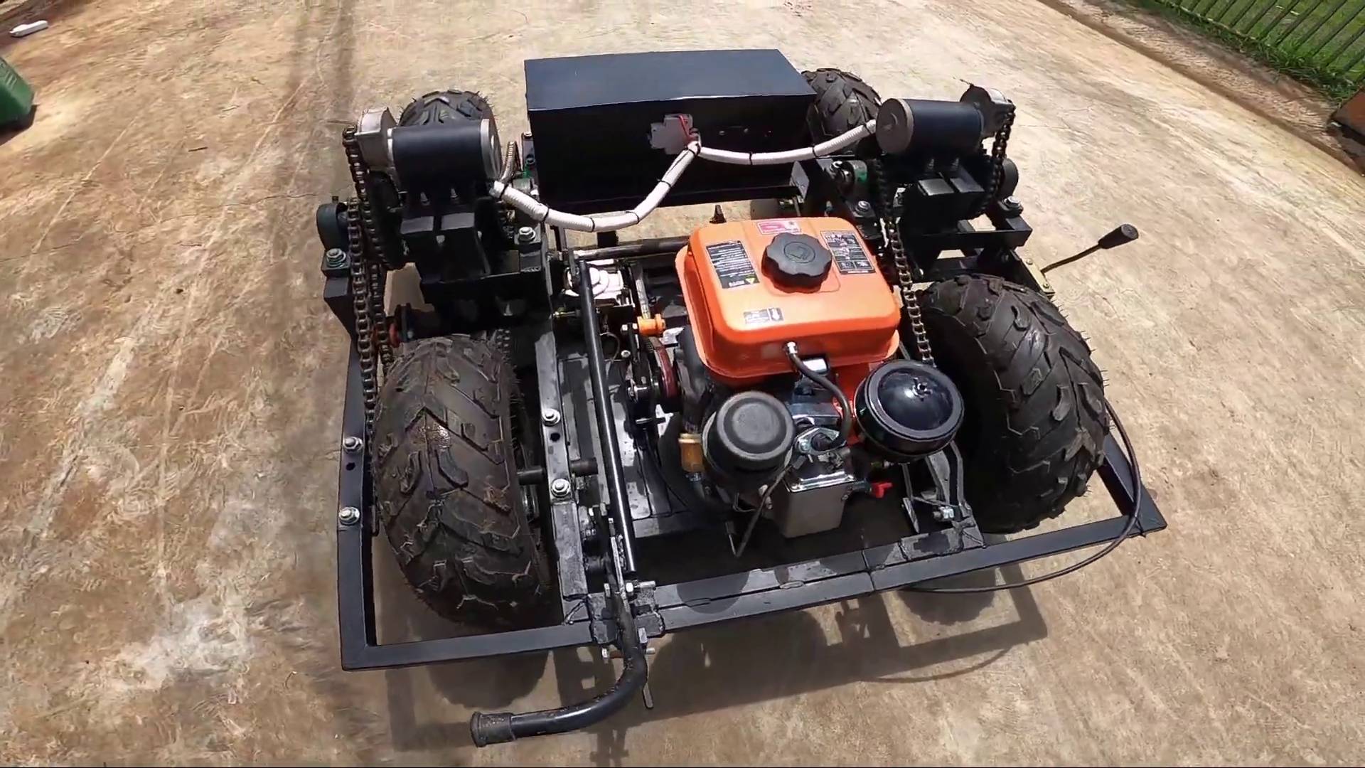 Как сделать полноприводную газонокосилку с дистанционным управлением