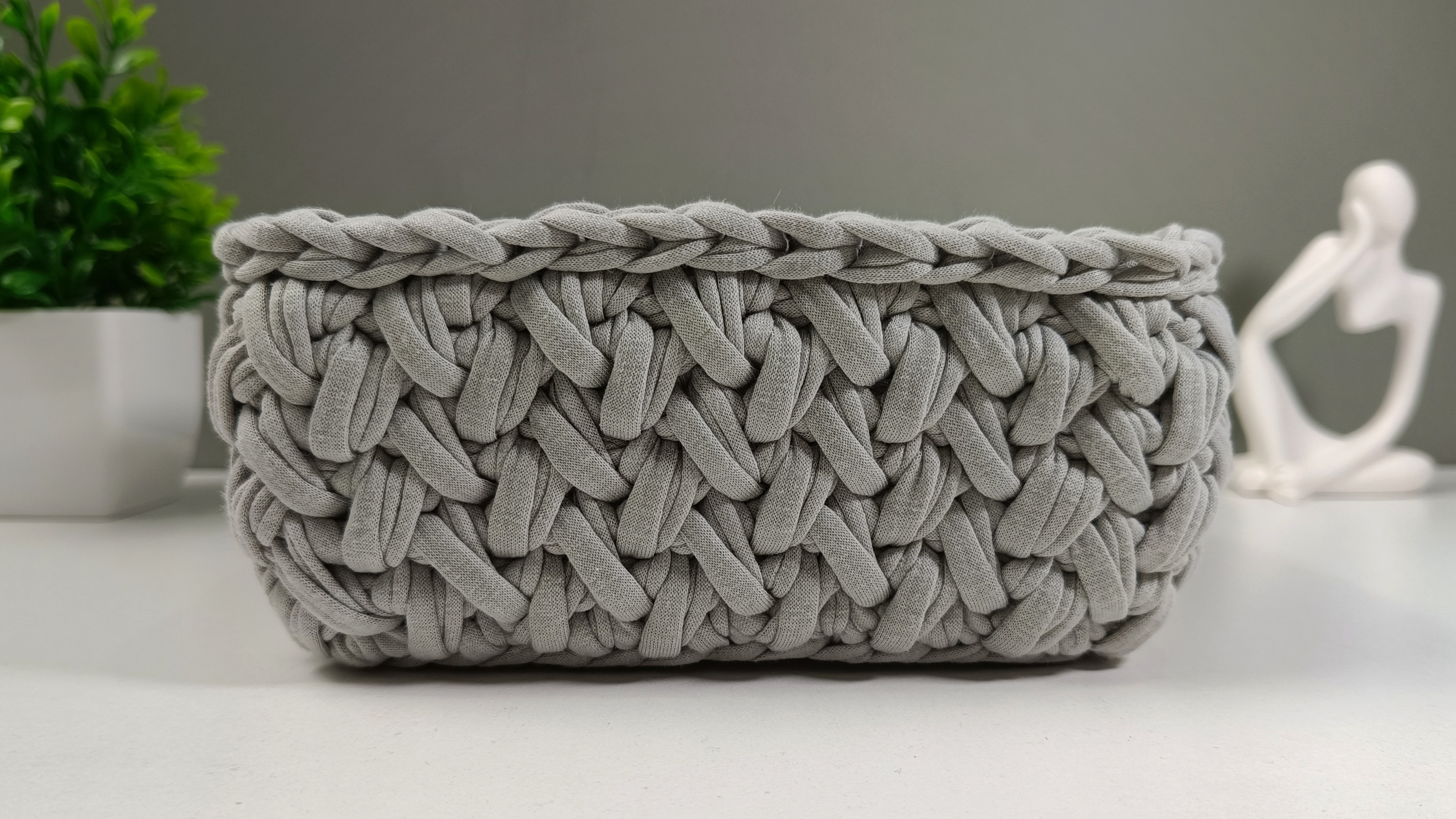 Квадратная корзина узором "Плетёнка" из трикотажной пряжи 🌸