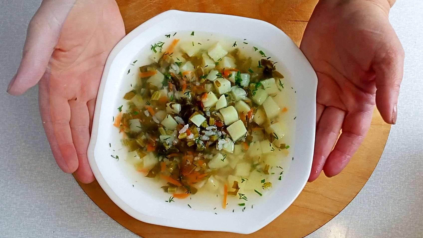 Щавелевый суп. Зеленый борщ со щавелем и рисом. Простой и вкусный рецепт. Это просто