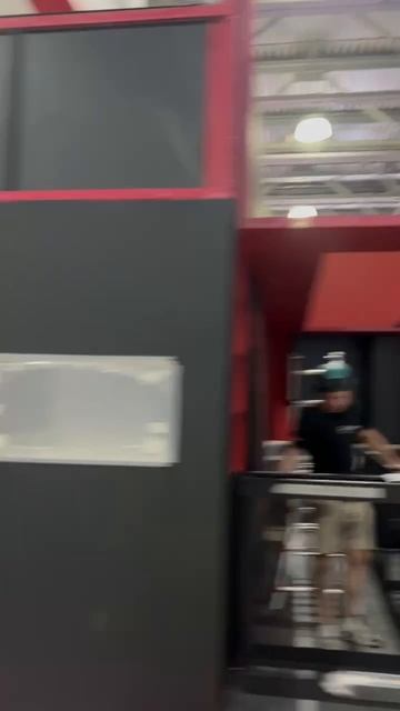 Монтаж стенда для компании COP(Cummins Оriginal Parts).