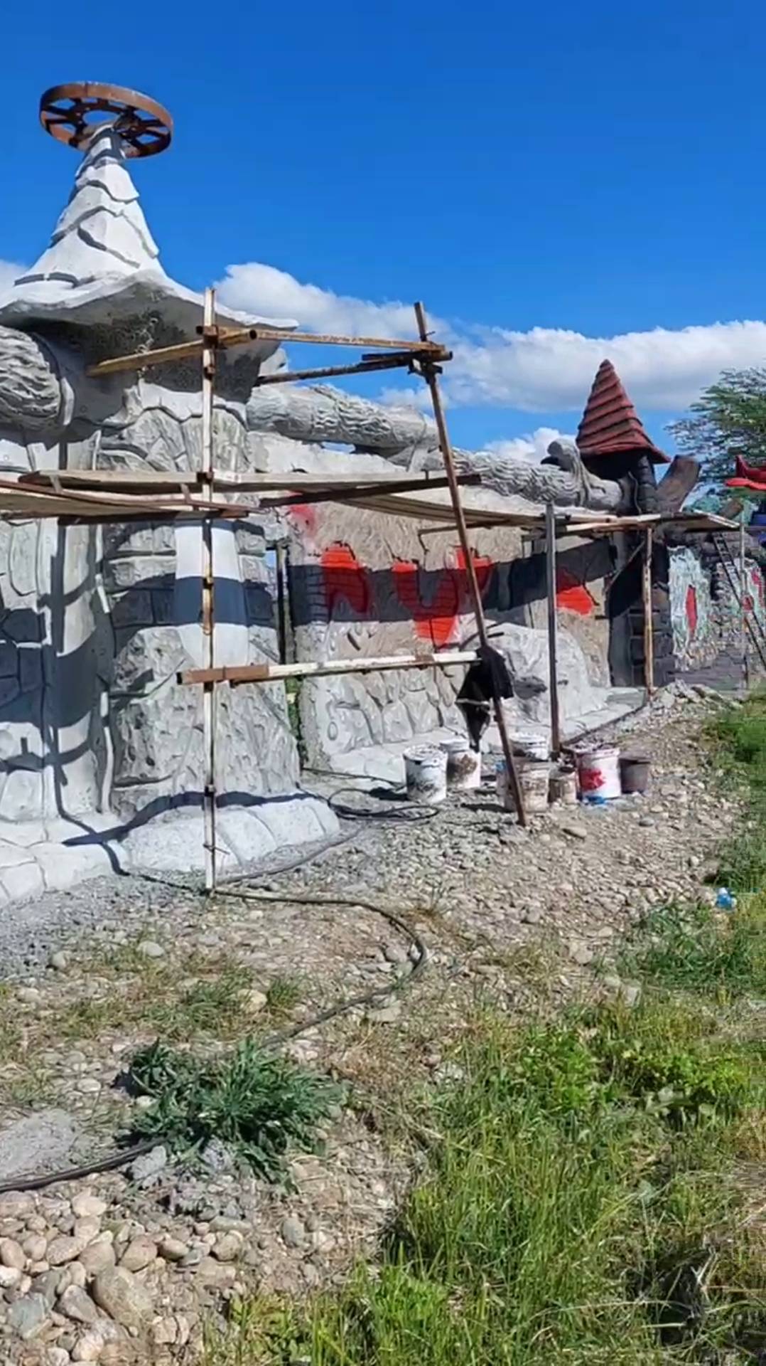 строительство  забора из  арт-бетона парк Еленовка