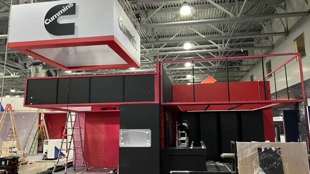 Слайд шоу. Монтаж стенда для компании COP(Cummins Riginal Parts) г. Москва