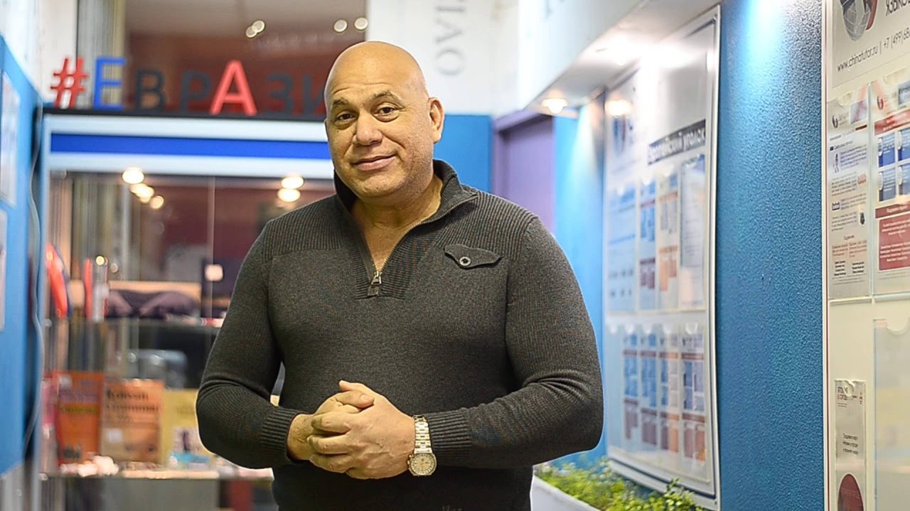 Томас, преподаватель-носитель испанского языка|| Языковой центр Евразия