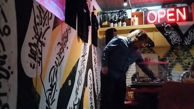 Лекция про диско-музыку в баре "Био Шмио"