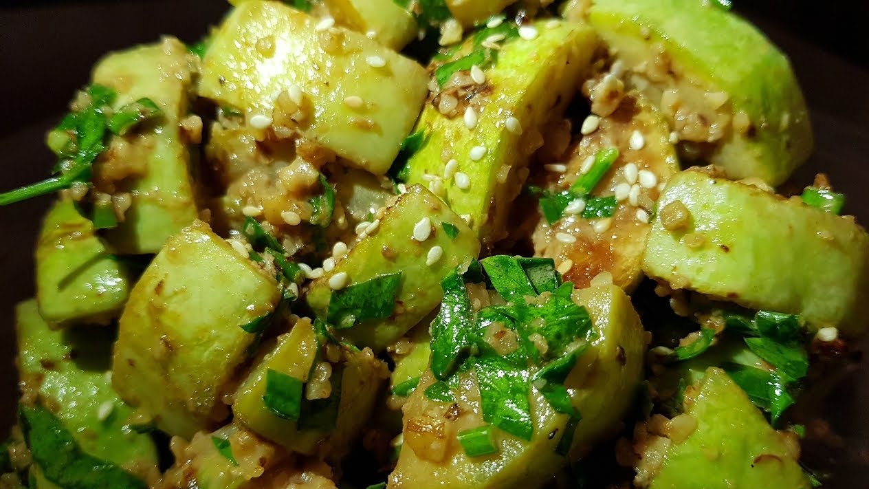 С ума сойти как вкусно! Сразу готовила 3 раза подряд и все равно мало!!! Закуска из Кабачков!!!