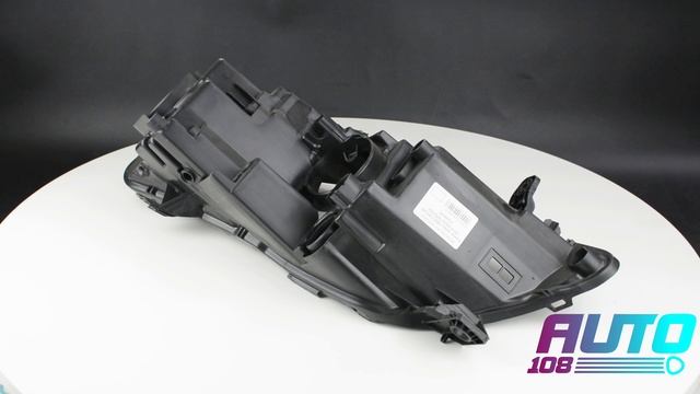 Geely Atlas (2016-2022) галоген правый