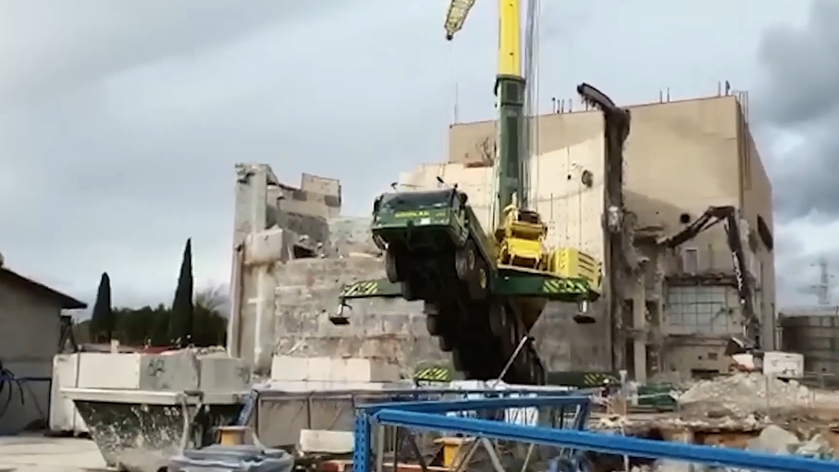 Самые нелепые ошибки рабочих снятые на камеру