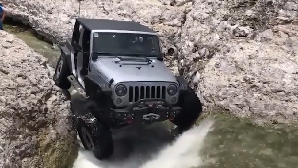 Крутые тачки на бездорожье