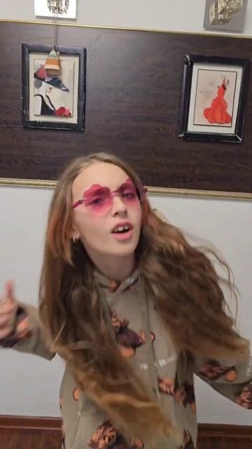 Зацени песню Восходящая Звезда #мегакаролина #песня #музыка #кпоп #восходящаязвезда #реккк