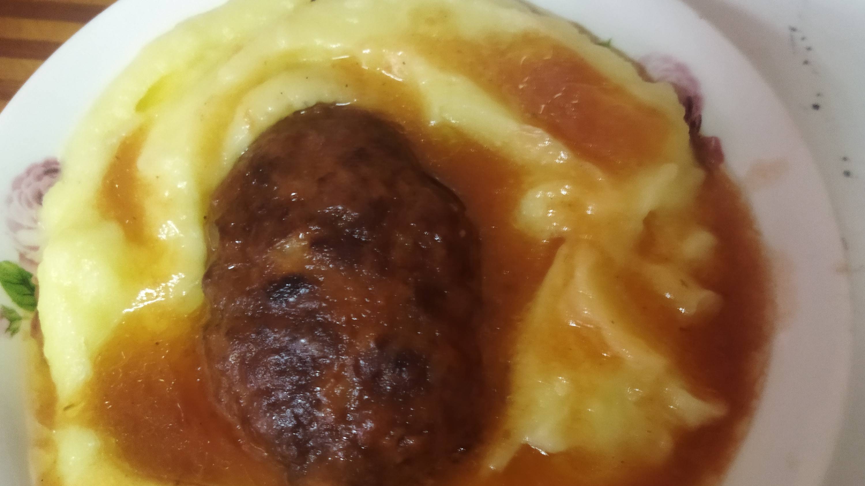 ПЮРЕШКА С КОТЛЕТКАМИ