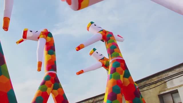 Аэромены — пляшущие человечки