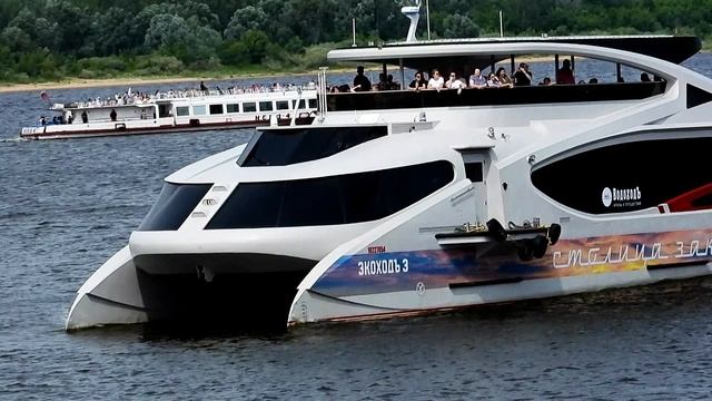 «Экоходъ-3» — пассажирский речной катамаран