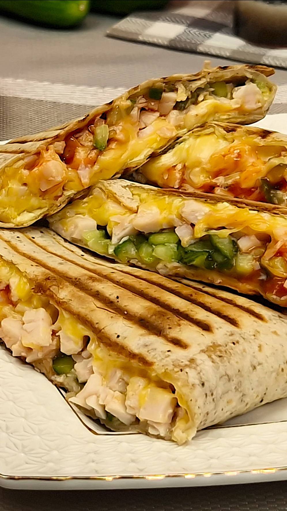 ШАУРМА, КАК ЛЮБОВЬ С ПЕРВОГО УКУСА! | vkusnoprostobystro | #shorts #шаурма #рецепты