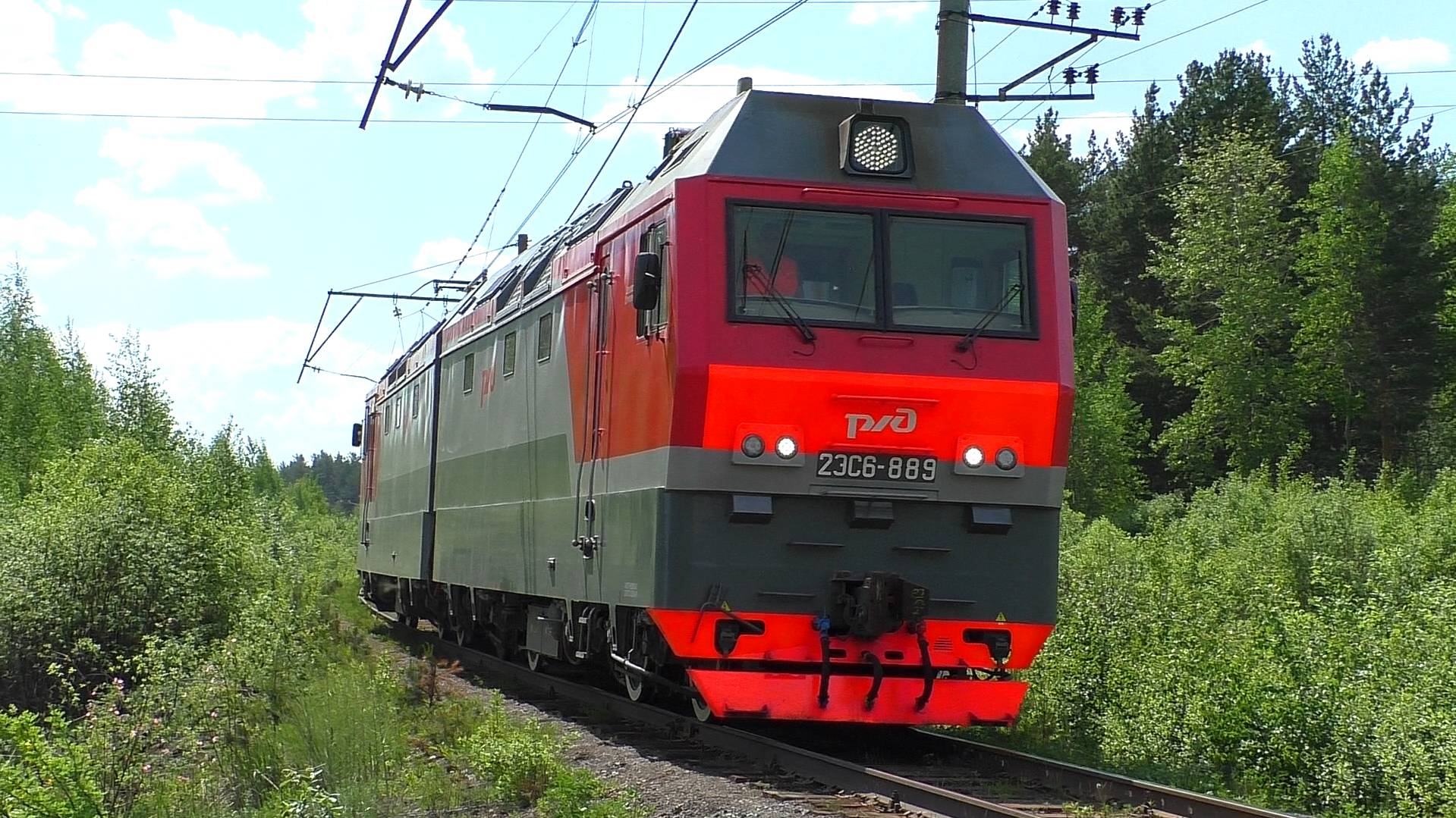 2ЭС6-889 "Синара" следует резервом