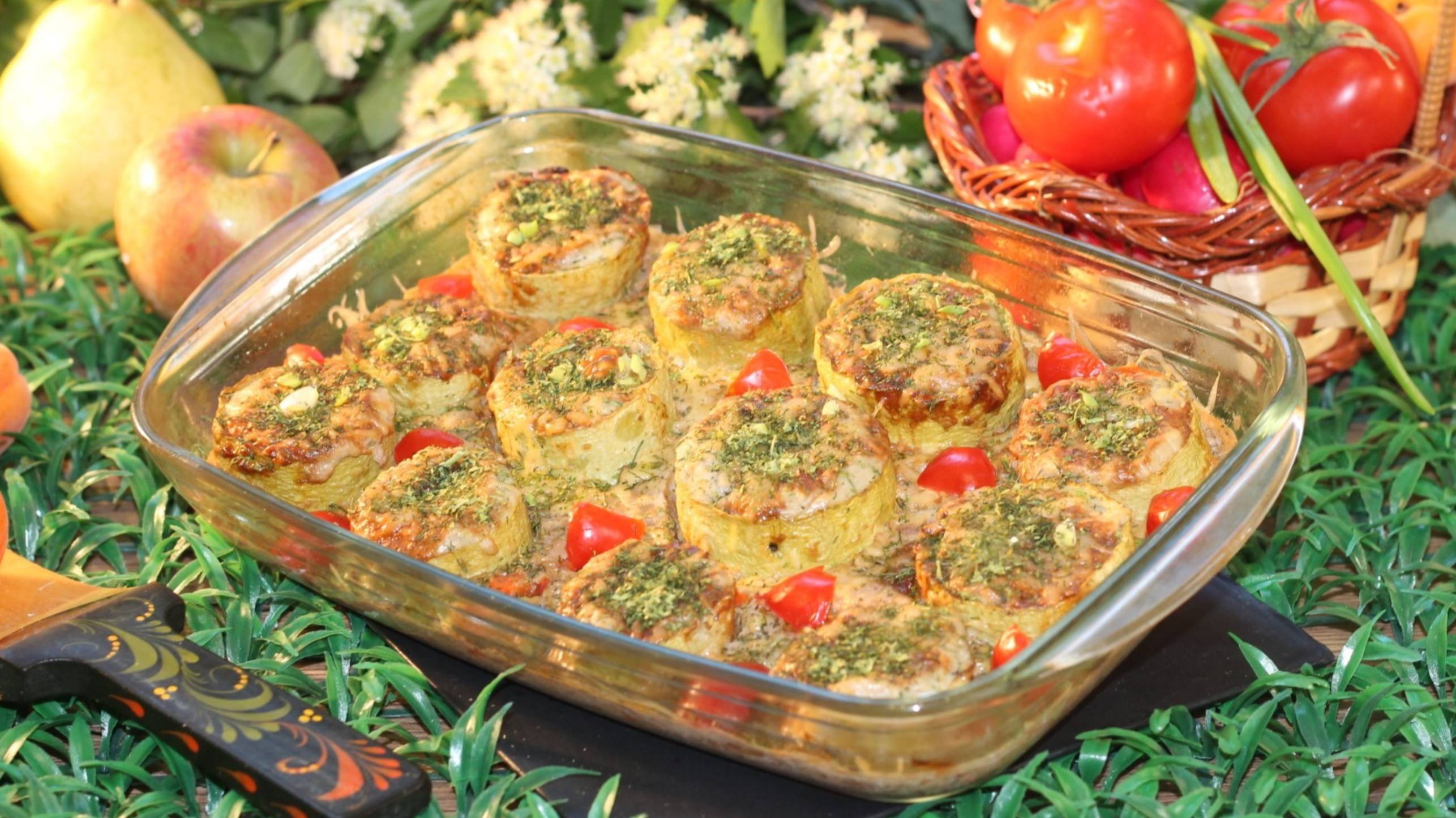 Аппетитная закуска из кабачков и индейки