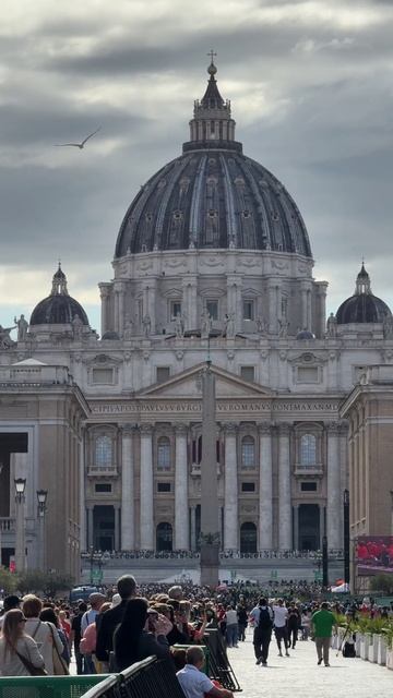 Собор Святого Петра в первый день конклава 2025