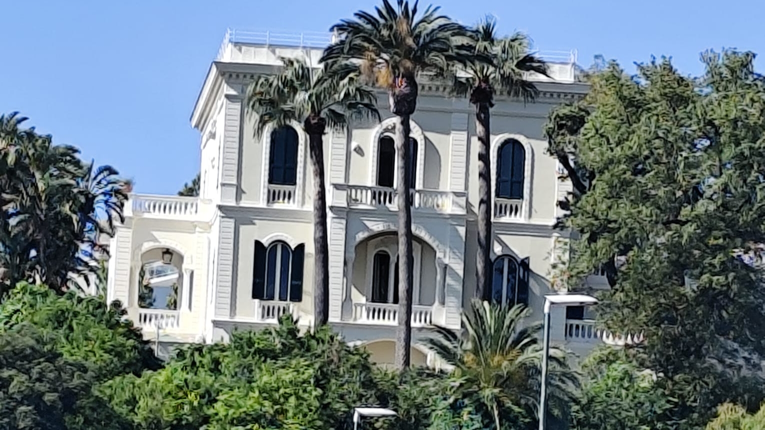 Прогулки по Италии. Средиземноморье. Древние постройки в Скалее, и конечно, МОРЕ!