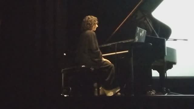 Аудиовизуальный перформанс "Секретная поэзия"