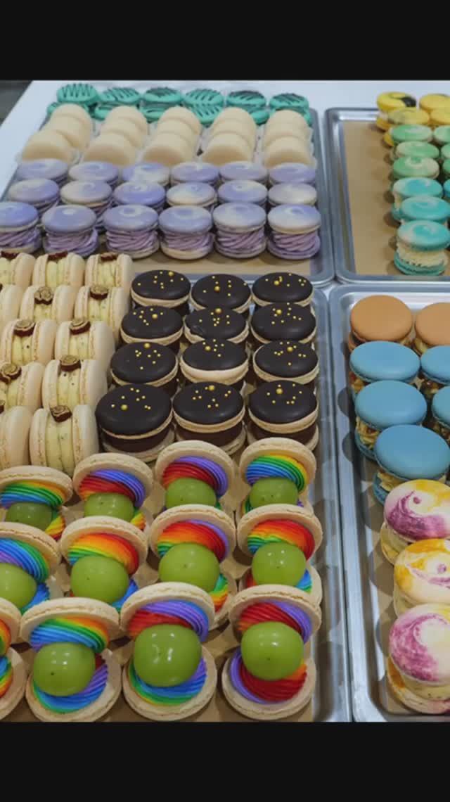 Макаруны разноцветные