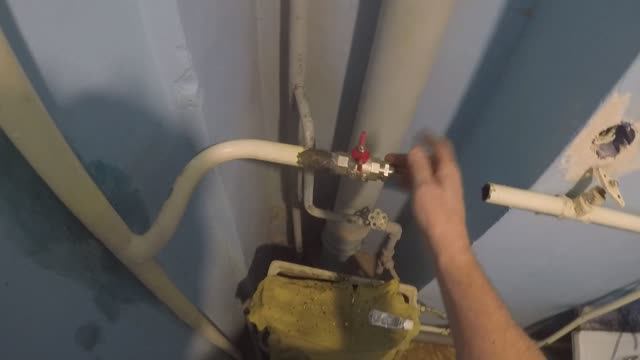 Как накрутить шаровый кран на резьбу.