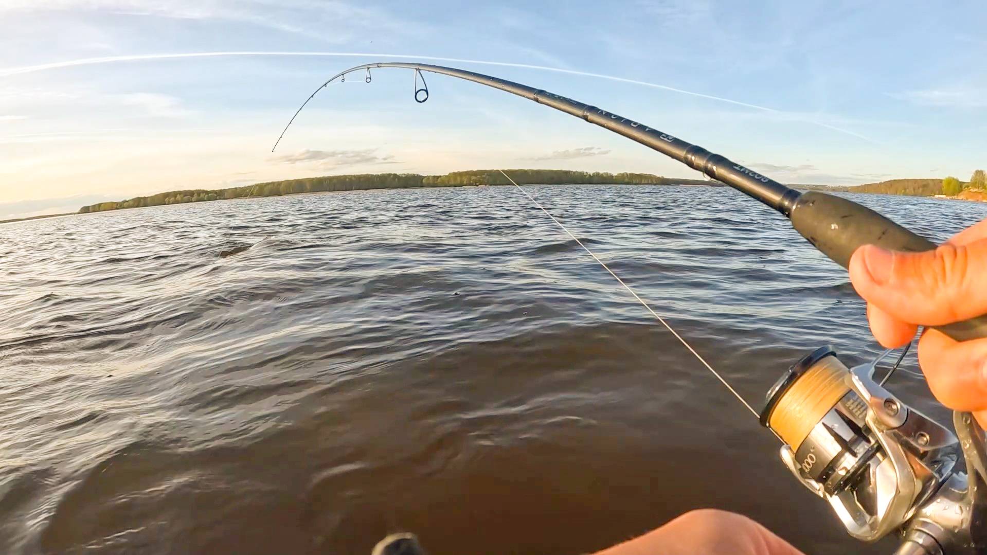 К такой БОЛЬШОЙ РЫБЕ МЫ БЫЛИ не ГОТОВЫ на ЗАКАТЕ! Рыбалка на спиннинг в 2025
