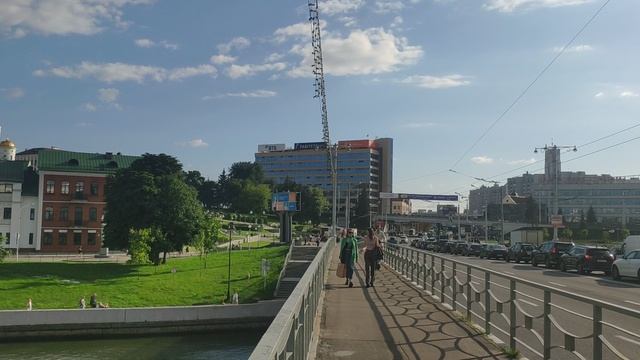 На мосту через речку Свислочь