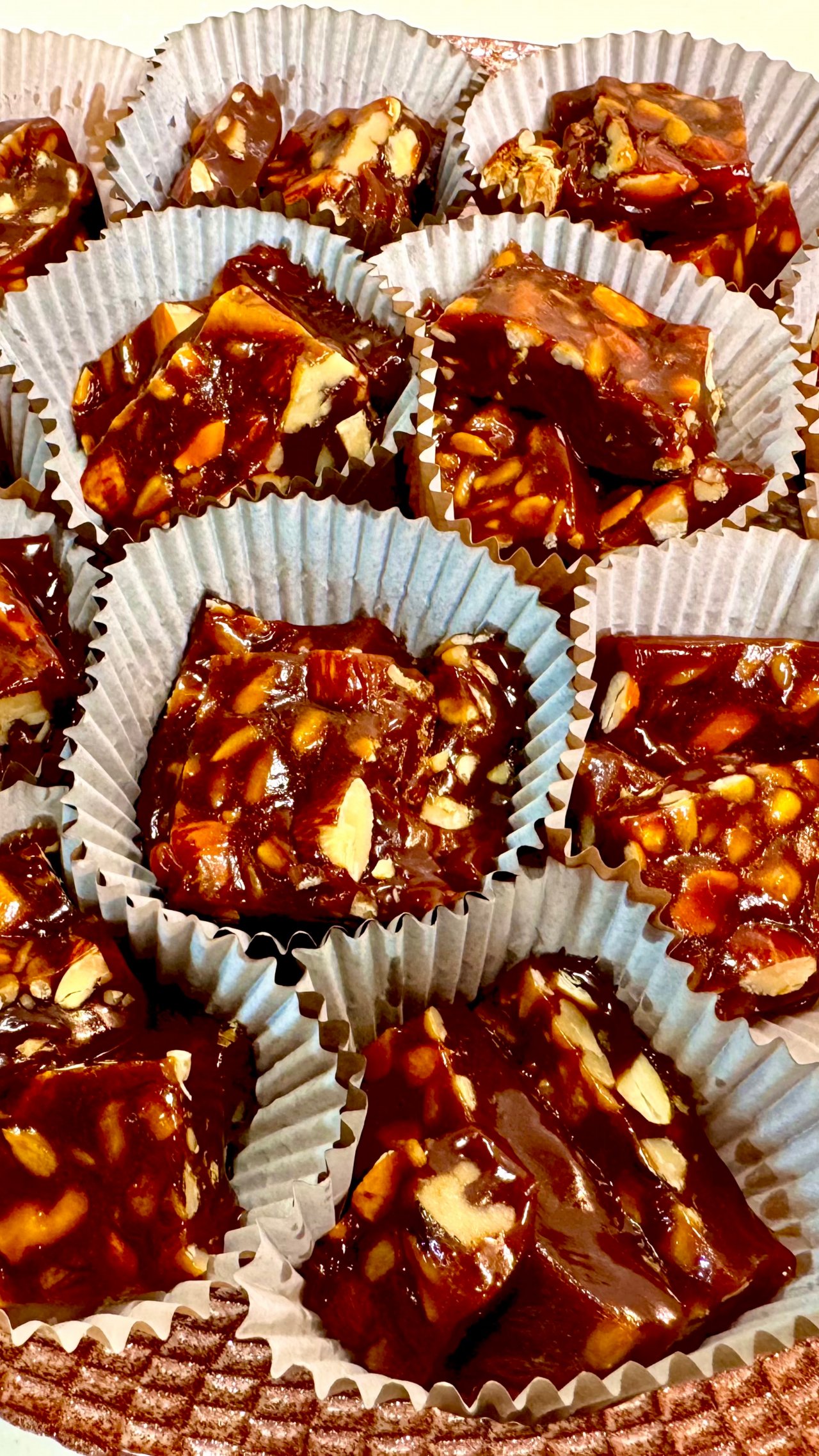 Домашние ириски!У меня с орехами и семечками.