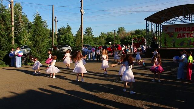 08 АСТ «Силуэт», «Карамелька», Танцевальный коллектив «Фиксики» - «Все люди на большой планете»