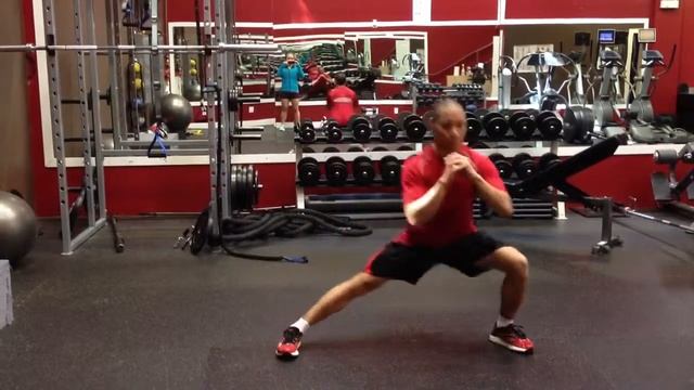 Боковые выпады попеременно / Alternating side Lunges