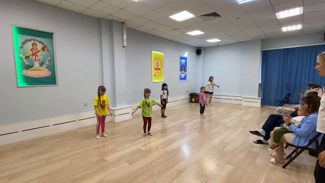 Занятия танцами для детей