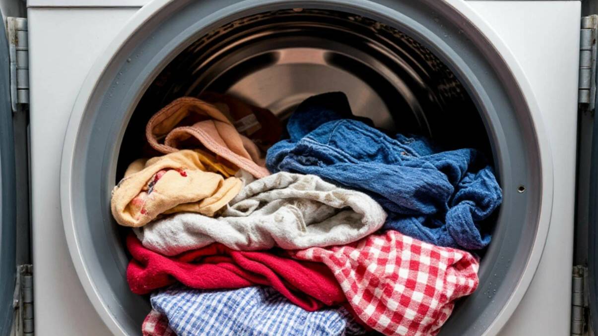 Всего 2 ложки средства! Опытные хозяйки удивлены: белье идеально чистое с этим простым трюком!