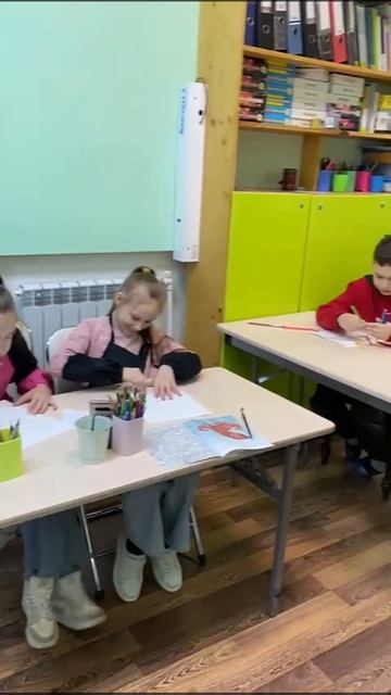 Рисуют дети. Занятие в г. Мытищи