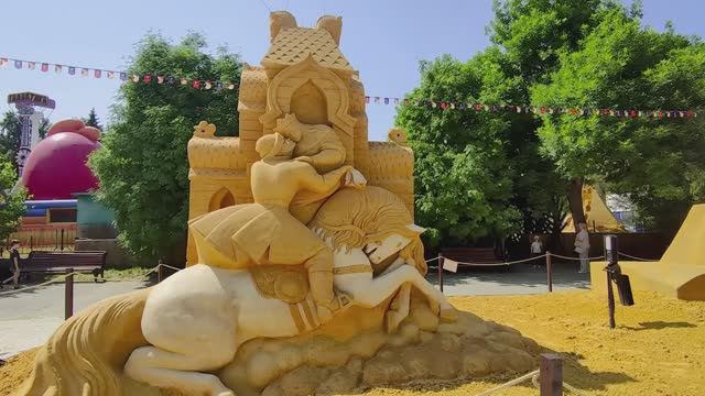 Челябинск Парк Пушкина песочные фигуры. Вид с колеса обозрения. 07.06.2025г