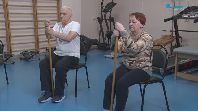 Зарядка для людей «серебряного» возраста. Разминка для укрепления мышц пресса и координации