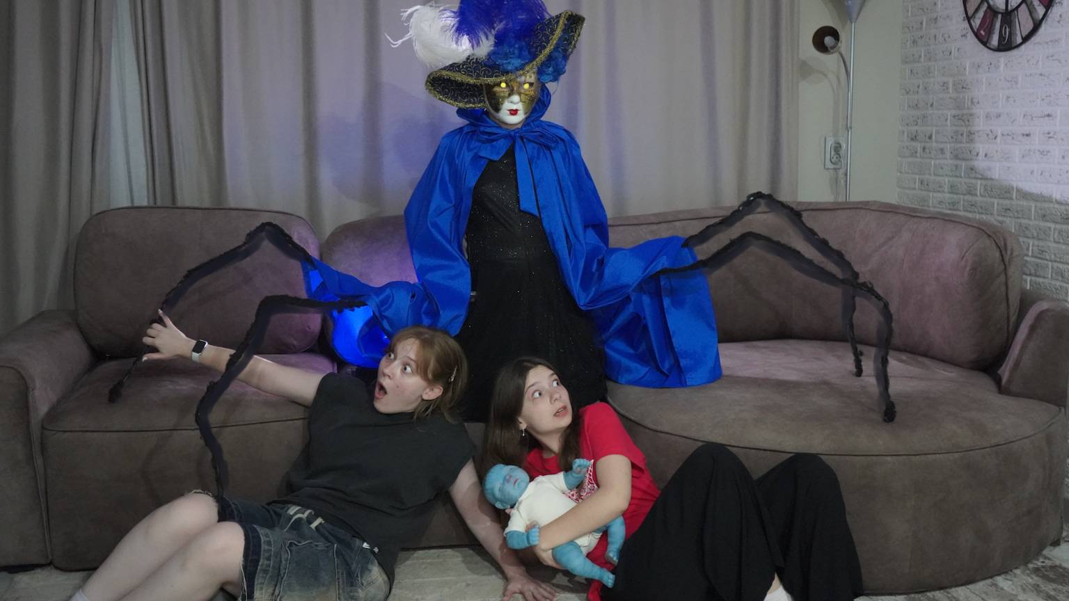 ДОИГРАЛИСЬ С СИНИМ МАЛЫШОМ!