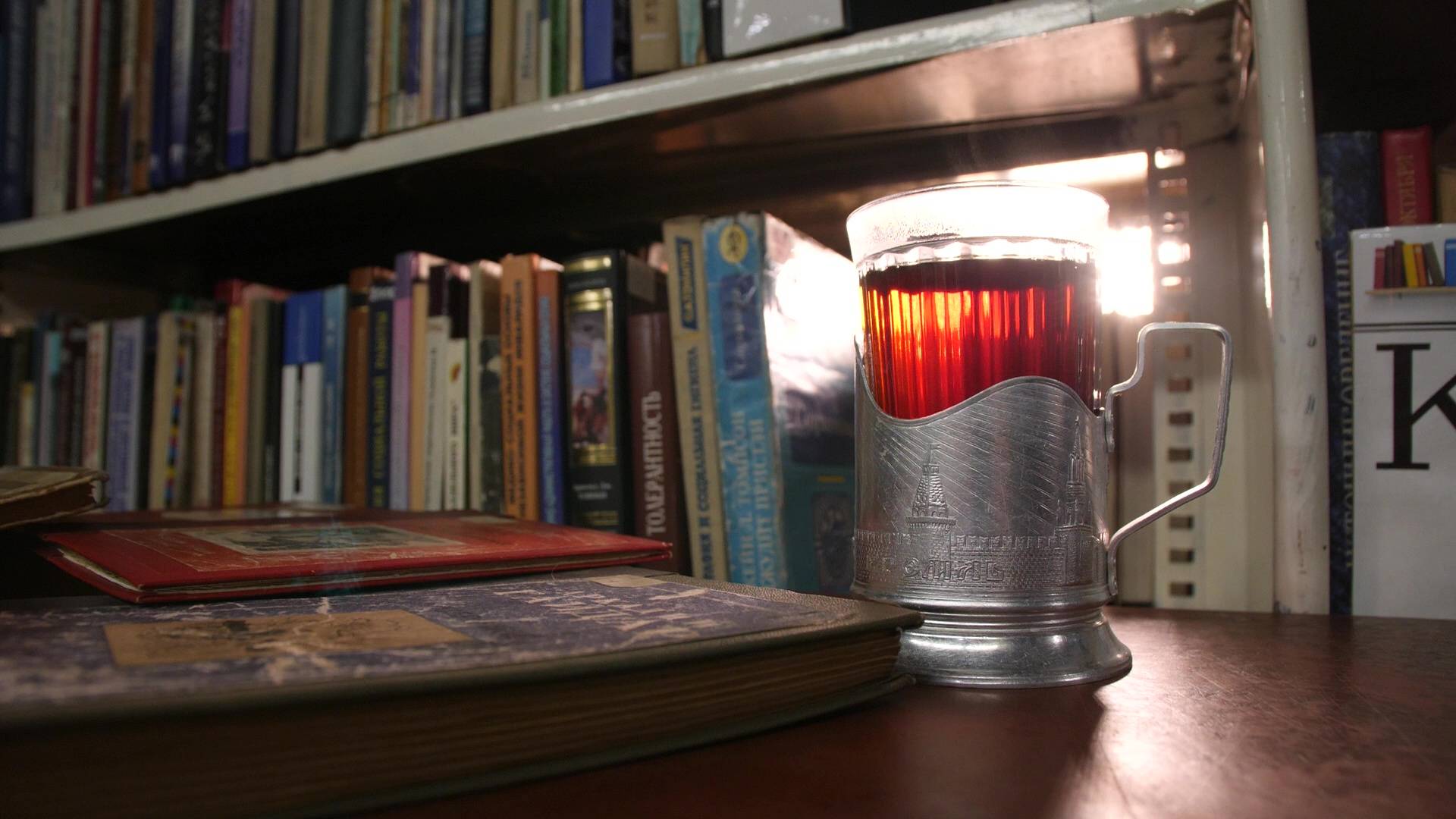 Бумажный памятник. 4 серия: Художественная литература