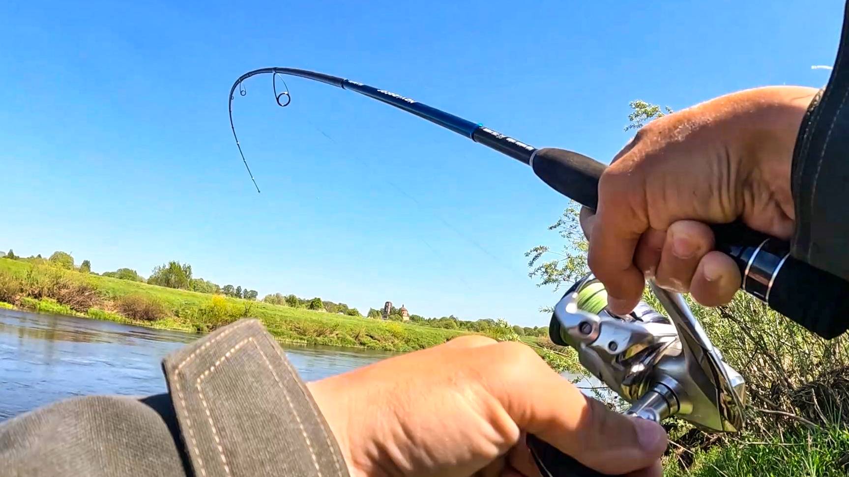 Вот где ВСЯ ЩУКА СТОИТ на реке. Рыбалка на спиннинг, ловля в заброд