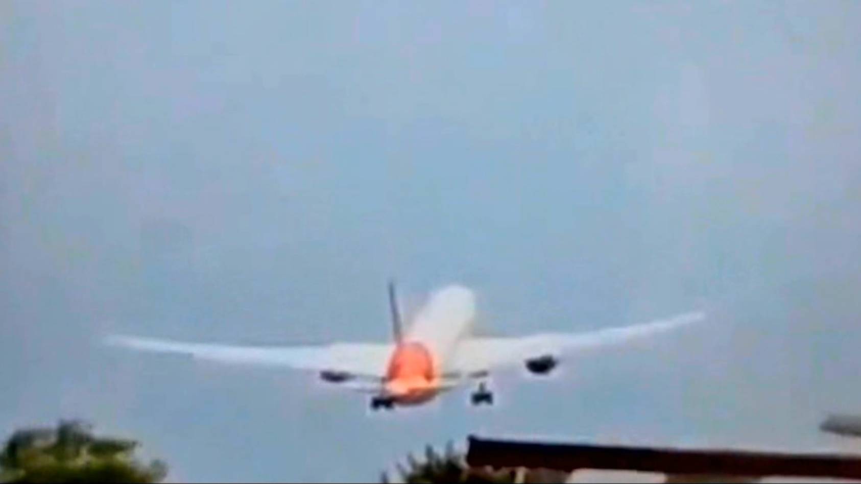 Крушение Boeing 787-8 Dreamliner в Индии