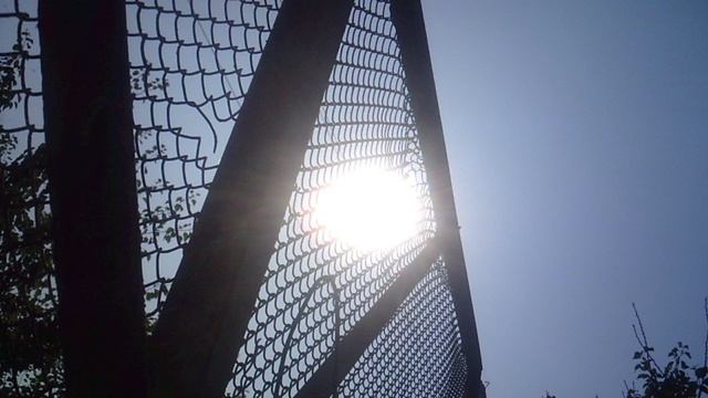 Наблюдение за Солнечным Диском через сетку забора