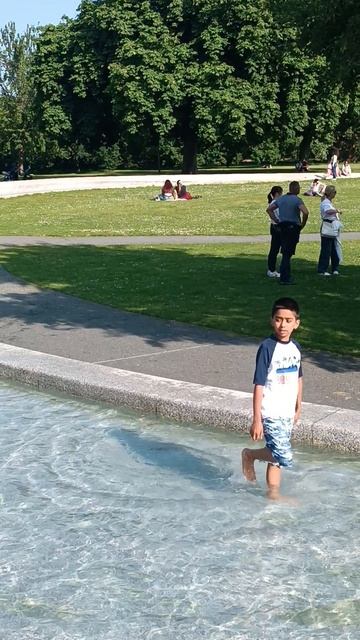 Лондон, Гайд Парк, Фонтан памяти принцессы Дианы