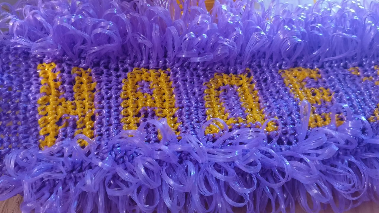 Именная мочалка крючком, первая работа, почти довязала. СКОРО МК