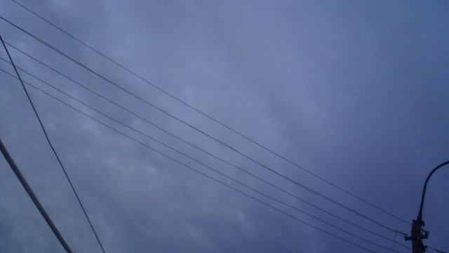 Ищу луну на вечернем небе ...