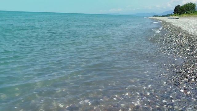 Черное море Абхазии скучает без туристов)