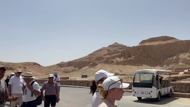 Место нахождения мемориального комплекса женщины-фараона Хатшепсут. Египет.